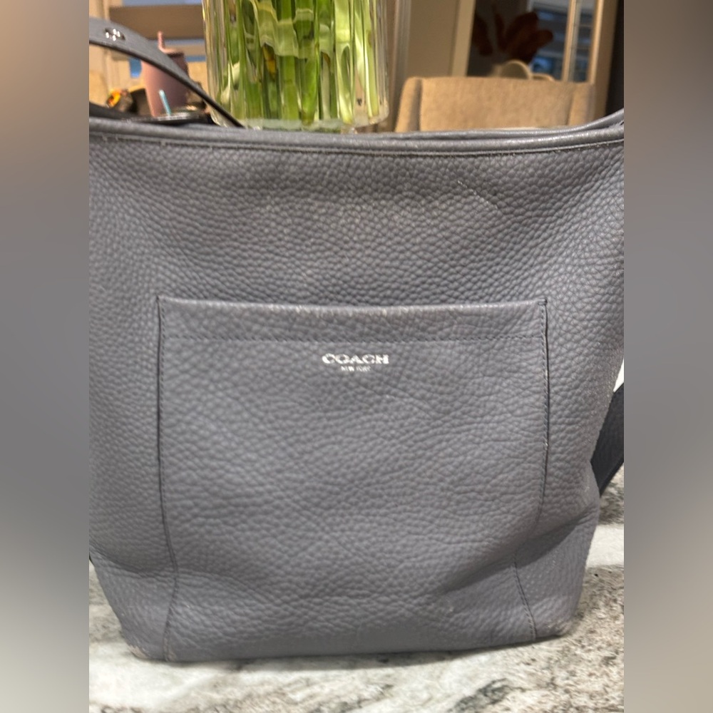 Coach Legacy Silver gray Leather
Crossbody
